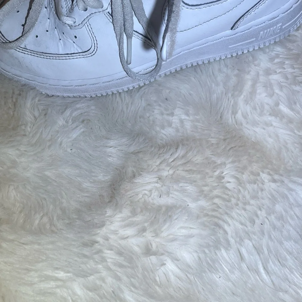 Nike Air Force 1 white high tops sneakers size 2 youth